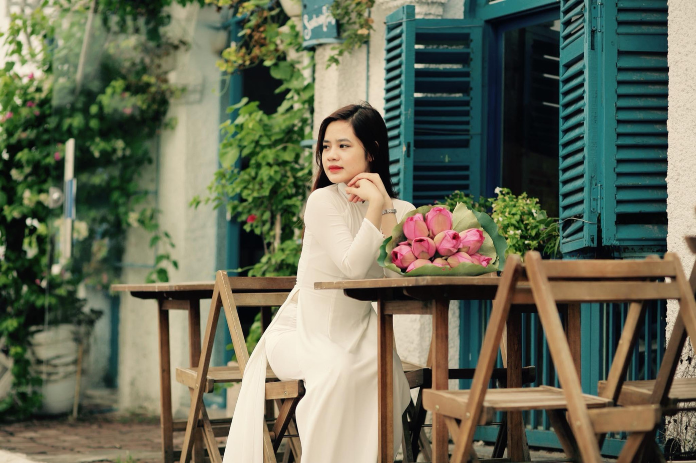 Những shot hình của Tuệ Lâm luôn tạo ấn tượng đẹp nhờ ngoại hình xinh xắn.