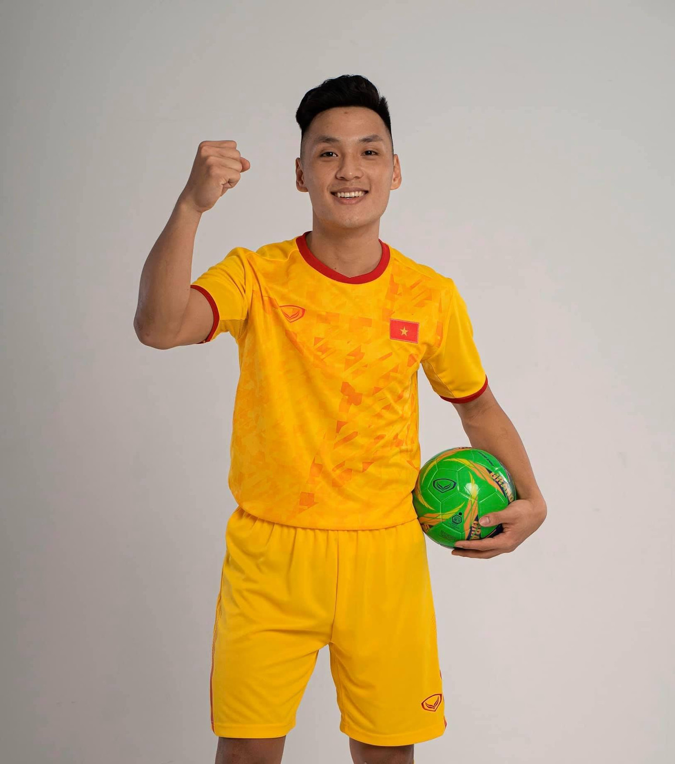 Người hùng Hồ Văn Ý góp công lớn đưa Việt Nam đến World Cup Futsal.