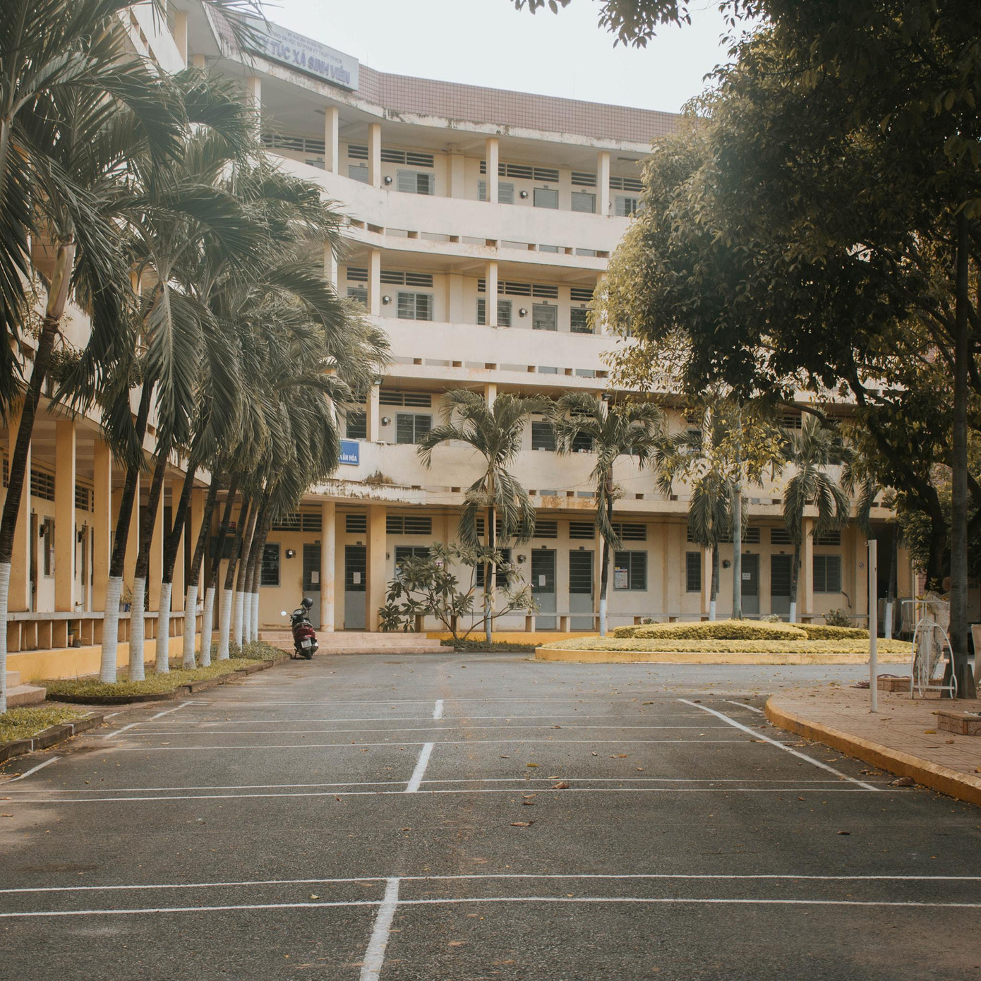 KTX trường ĐH Sư phạm Kỹ thuật TP. HCM.