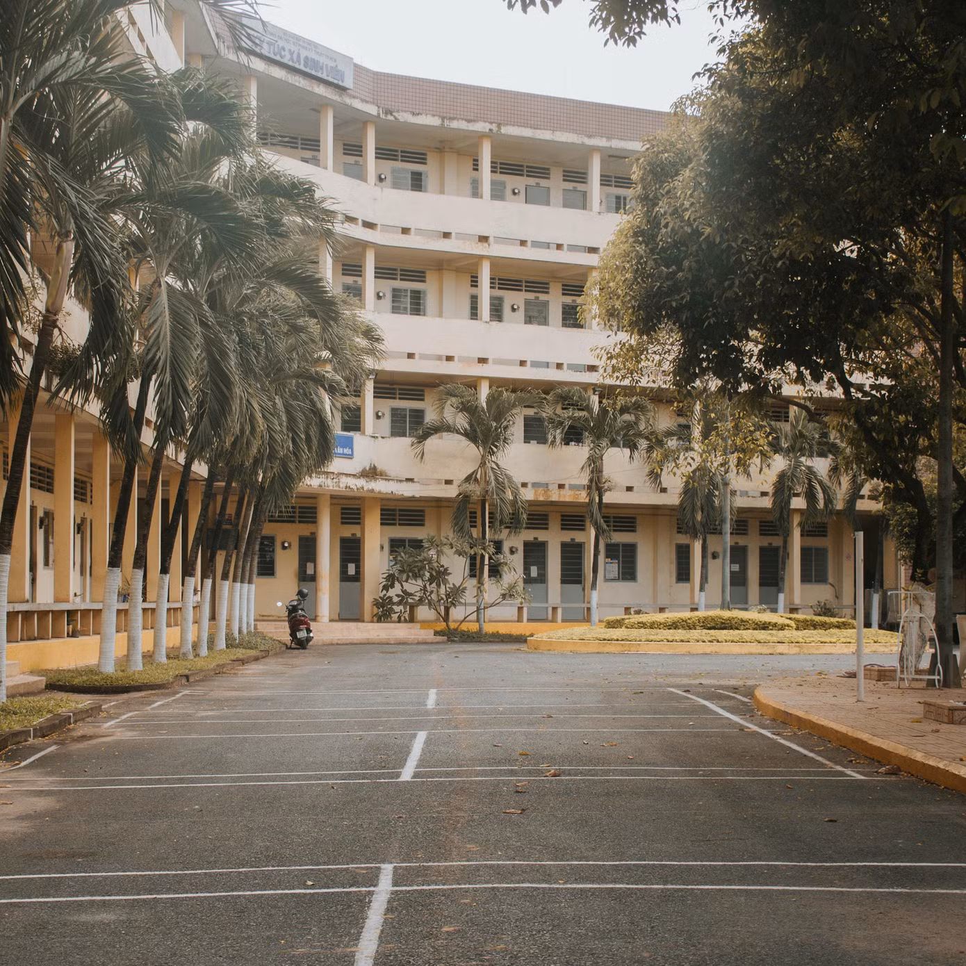 KTX trường ĐH Sư phạm Kỹ thuật TP. HCM.