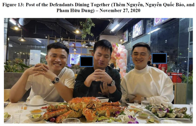 Theo Facebook, nhóm người bị kiện có cuộc sống xa xỉ...