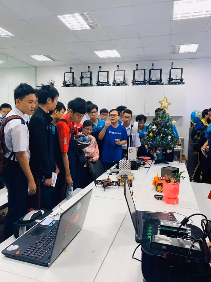 Sinh viên trường ĐH KHTN TP.HCM tham gia các cuộc thi nghiên cứu khoa học năm 2020.