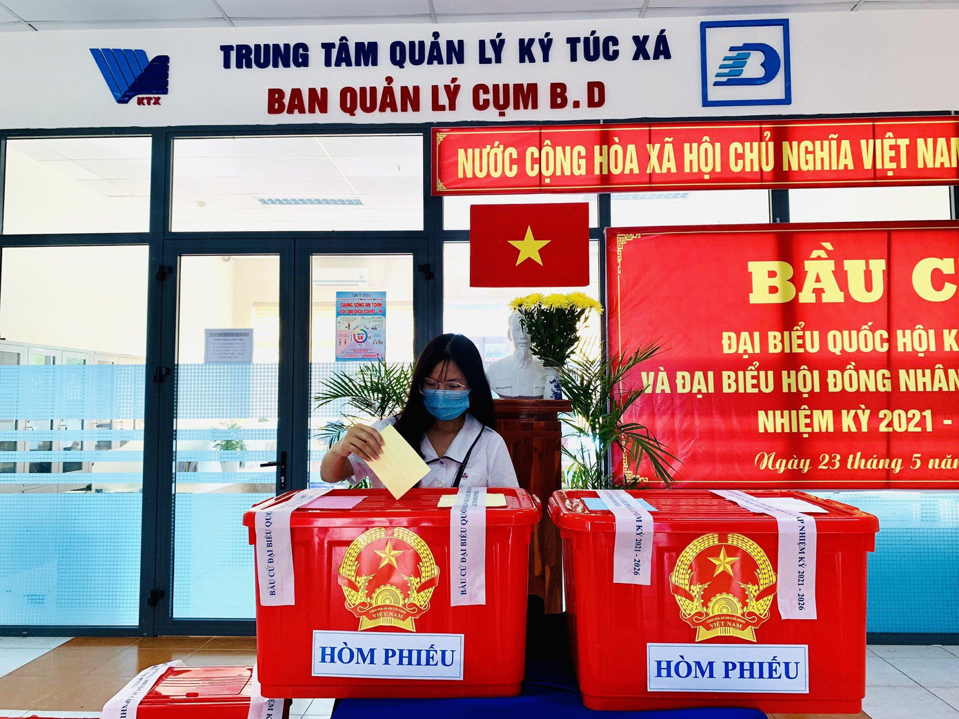 Người trẻ gửi gắm nhiều kỳ vọng trong mỗi lá phiếu của mình với các ứng cử viên.