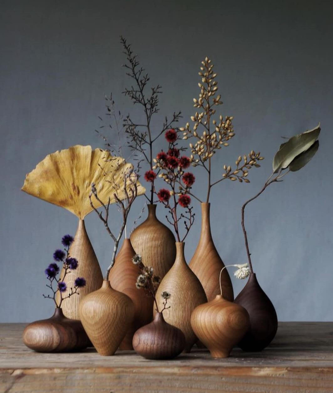 Mẫu mã đa dạng của các loại bình bằng gỗ. Mẫu mã đa dạng của các loại bình bằng gỗ.