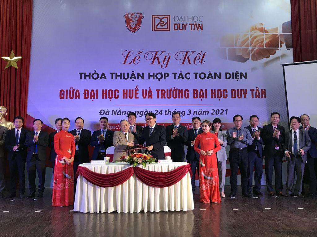 ĐH Huế và trường ĐH Duy Tân ký kết hợp tác toàn diện. Ảnh: hueuni
