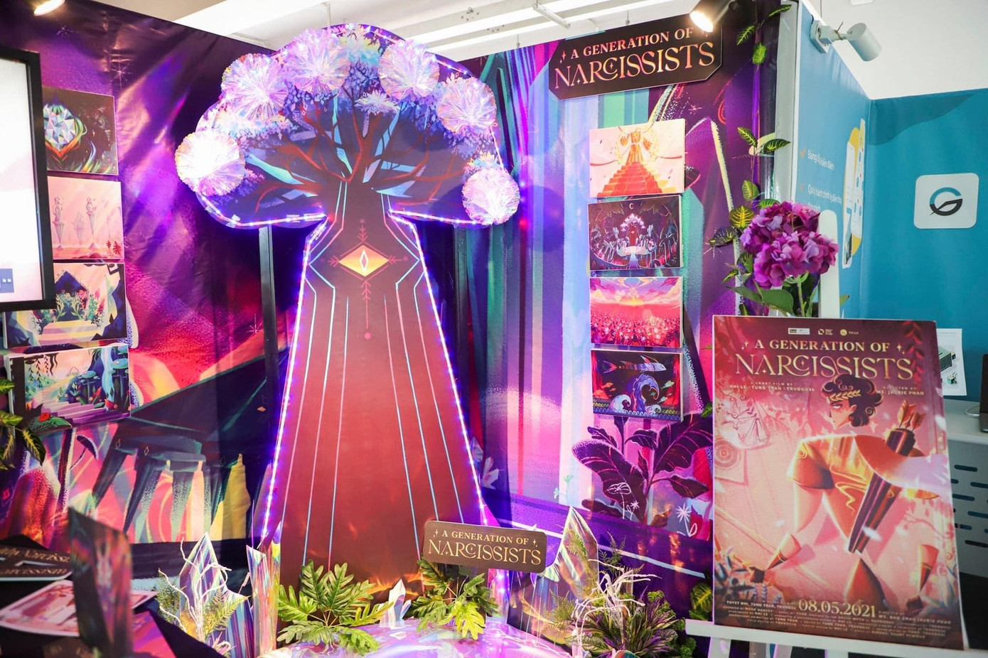 Phần đồ họa nổi bật, có phong cách và góc nhìn riêng minh họa về chứng ái kỷ của người trẻ. Phần đồ họa nổi bật, có phong cách và góc nhìn riêng minh họa về chứng ái kỷ của người trẻ.