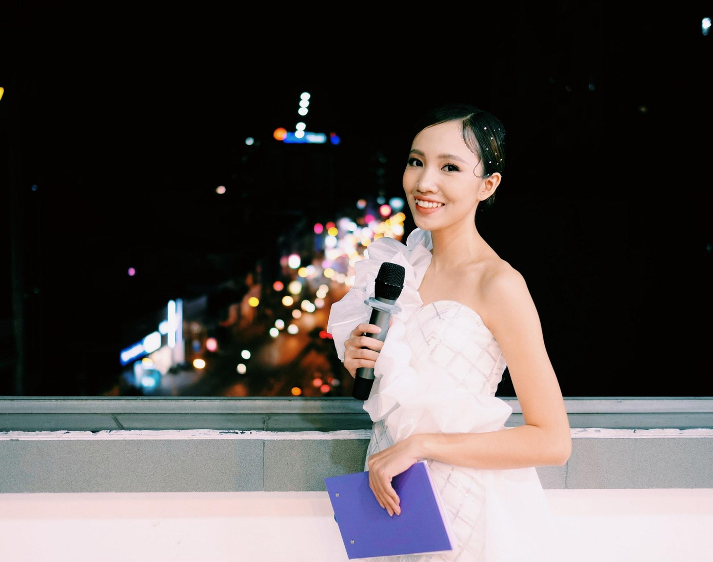 Cho đến lúc tốt nghiệp đại học, Khánh Linh vẫn chưa có ý định theo nghề MC chuyên nghiệp.