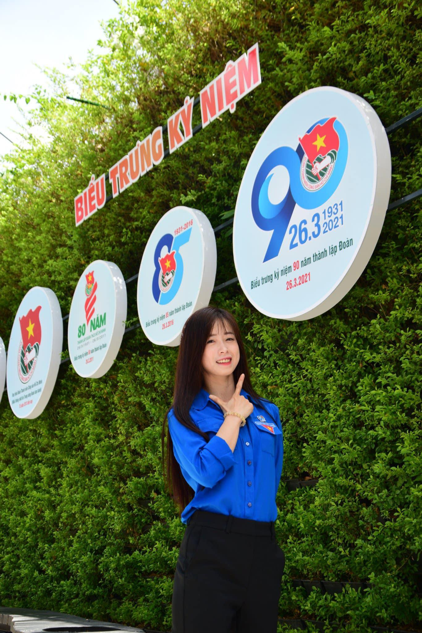 Châu Tuyết Vân là Đoàn viên tiêu biểu 2021 trong chương trình gặp gỡ với lãnh đạo TP.HCM