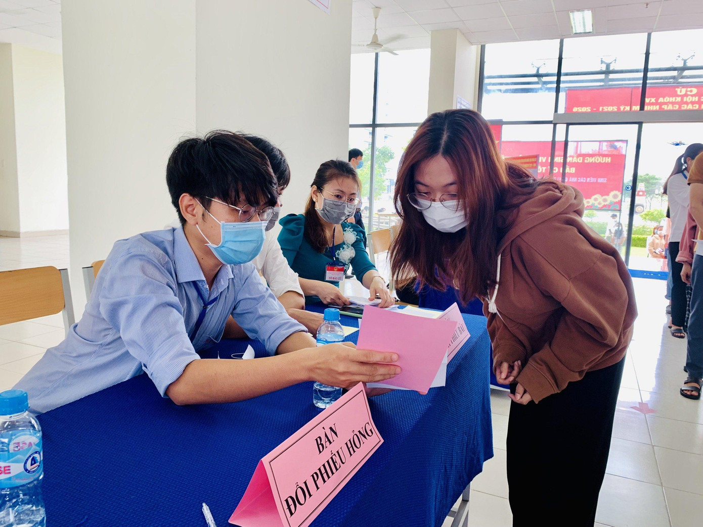 Hầu hết sinh viên lần đầu tham gia bầu cử.