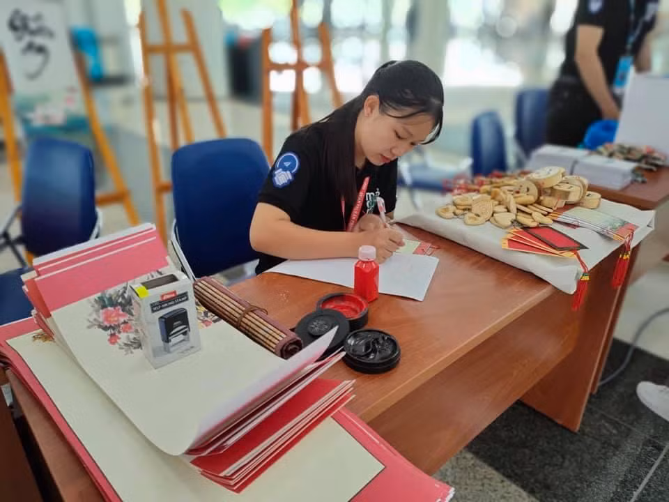 Toàn bộ số tiền thu được sẽ được dùng để giúp đỡ trẻ em khó khăn tại Bình Phước.