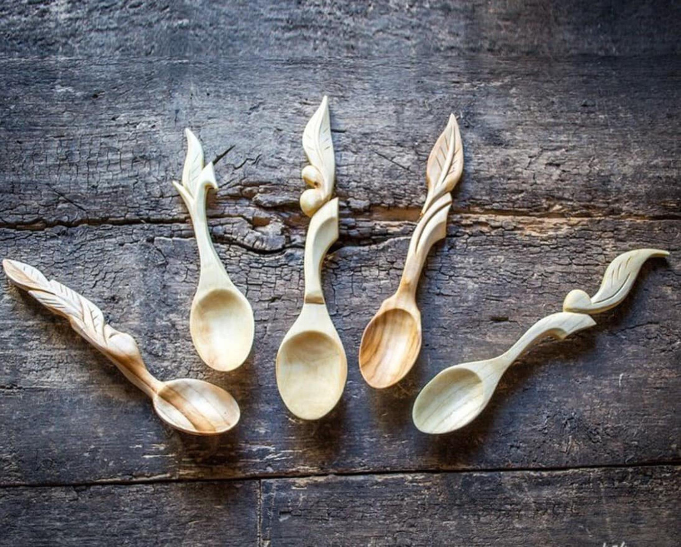 Những chiếc thìa gỗ được gia công tinh xảo. Những chiếc thìa gỗ được gia công tinh xảo.