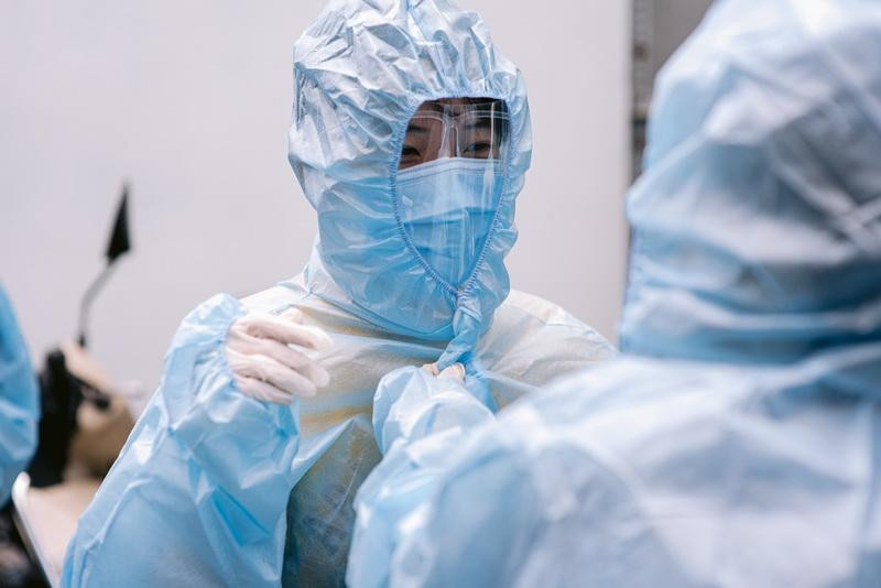 Sinh viên trường ĐH Y Khoa Phạm Ngọc Thạch chuẩn bị cho công tác hỗ trợ phòng dịch. Sinh viên trường ĐH Y Khoa Phạm Ngọc Thạch chuẩn bị cho công tác hỗ trợ phòng dịch.