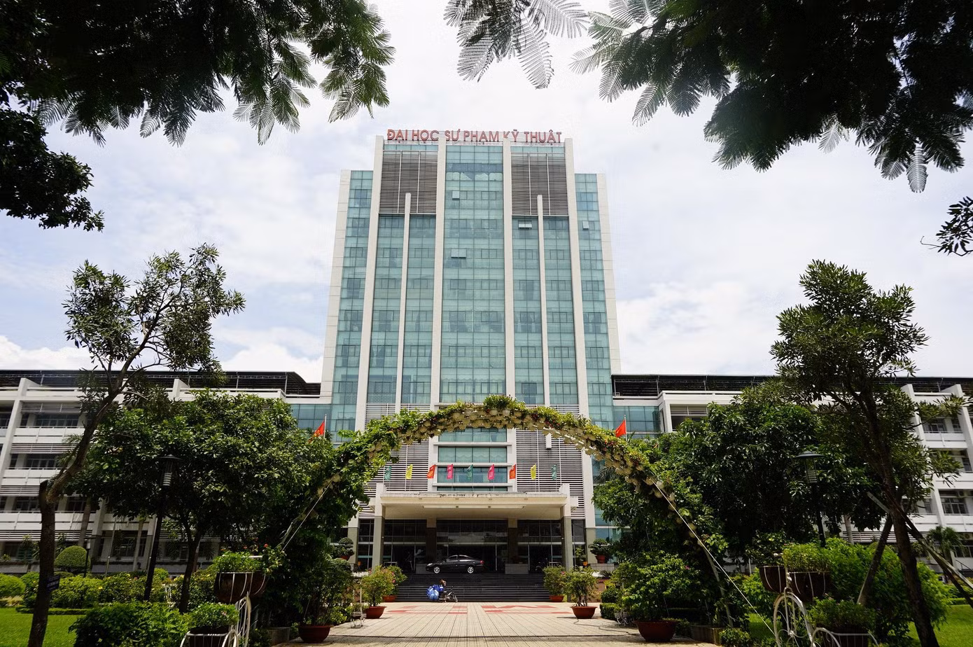 Sinh viên trường ĐH SPKT TP.HCM chuyển sang học online 1 tuần sau kỳ nghỉ lễ 30/4.