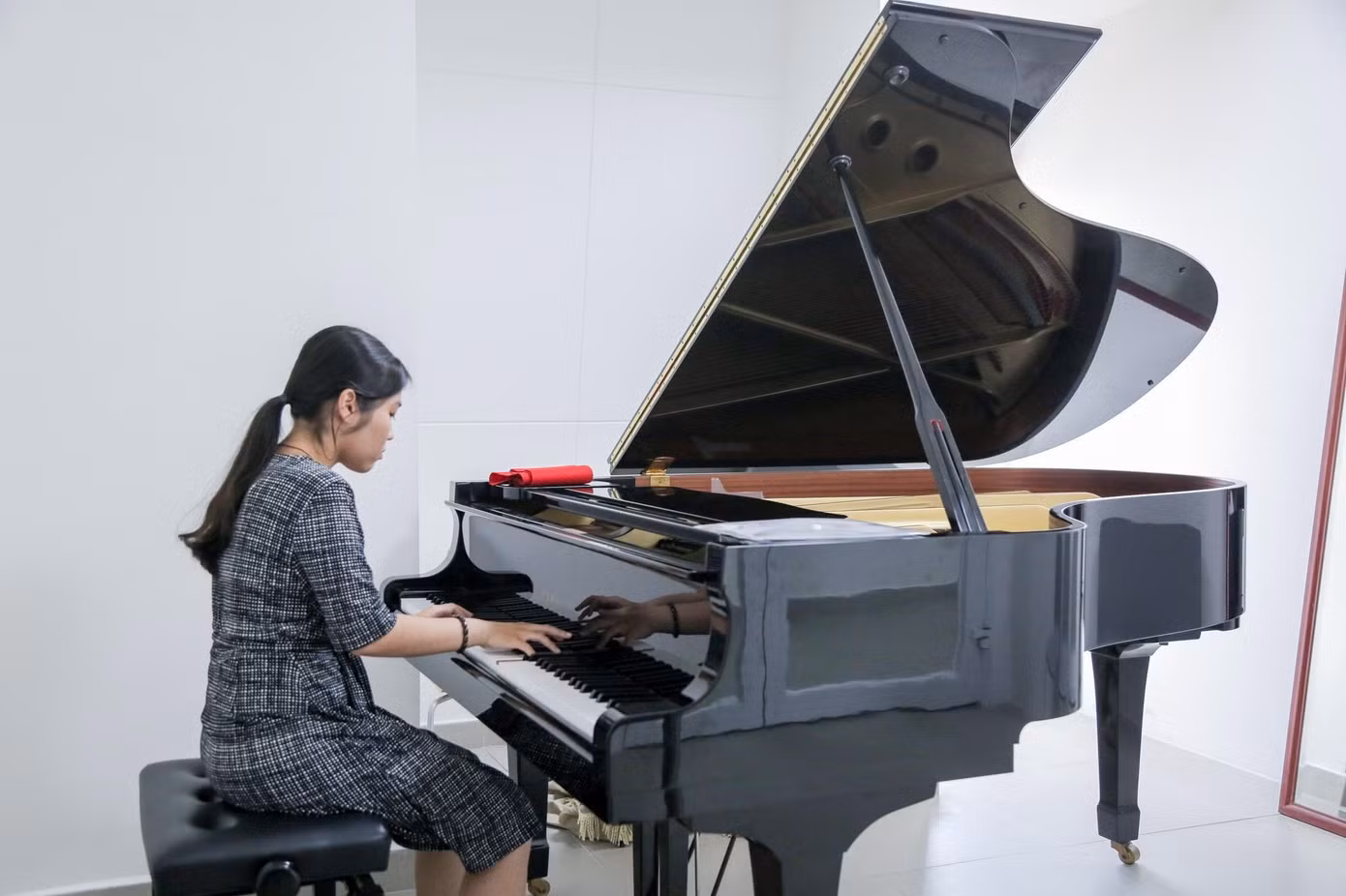 Thí sinh thi môn Năng khiếu Âm nhạc tại trường ĐH Văn Lang.