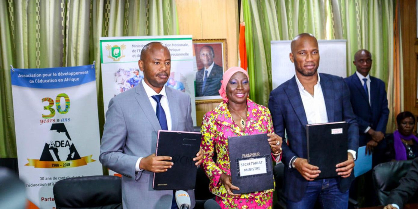 Qũy Didier Drogba ký kết với Bộ Giáo dục Bờ Biển Ngà thực hiện Dự án xóa mù chữ cho trẻ em thông qua phương tiện kỹ thuật số.