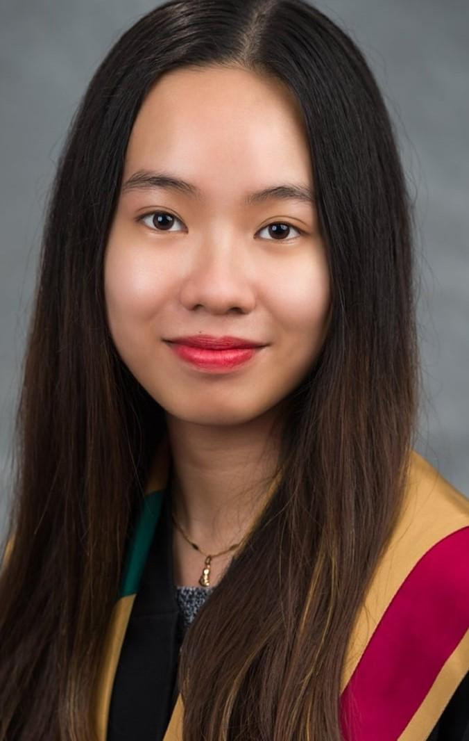 Đặng Quỳnh Giao trong ngày tốt nghiệp trường ĐH St Thomas. Đặng Quỳnh Giao trong ngày tốt nghiệp trường ĐH St Thomas.