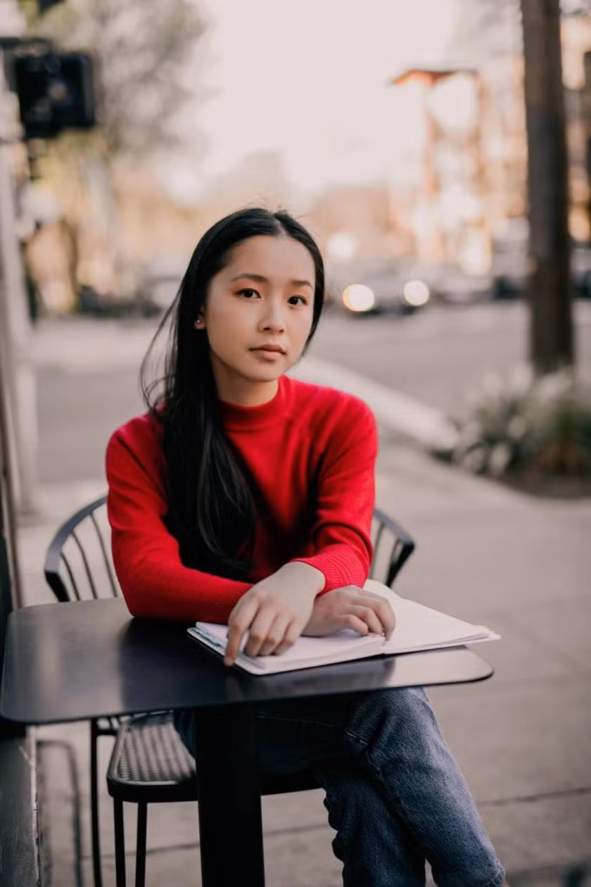 Alexandra là sinh viên năm thứ nhất, trường ĐH Stanford nhưng không theo đuổi ngành văn chương.