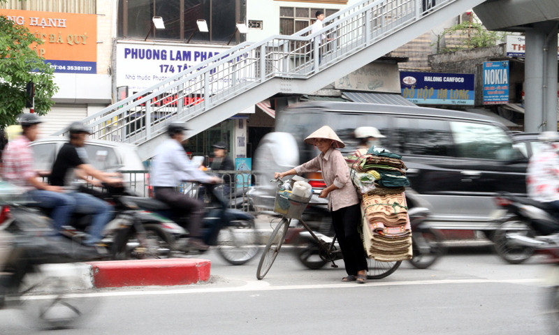 Một nỗ lực cắt ngang đường ngay tại chân cầu bị thất bại