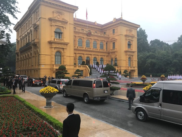 Tổng thống Donald Trump rời Hà Nội, kết thúc chuyến thăm Việt Nam ảnh 37