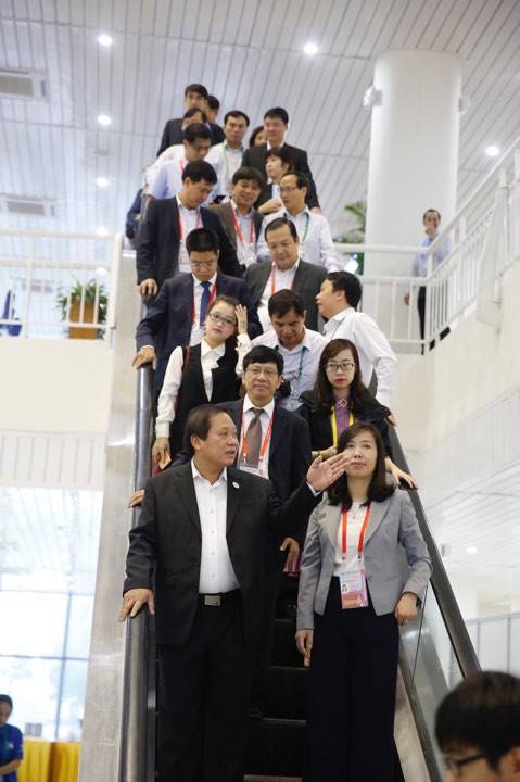 Bộ trưởng Trương Minh Tuấn thăm Trung tâm báo chí APEC ảnh 9