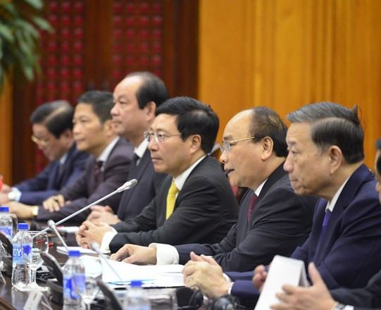 Tổng thống Donald Trump rời Hà Nội, kết thúc chuyến thăm Việt Nam ảnh 9