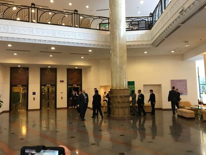 Tổng thống Donald Trump rời Hà Nội, kết thúc chuyến thăm Việt Nam ảnh 7