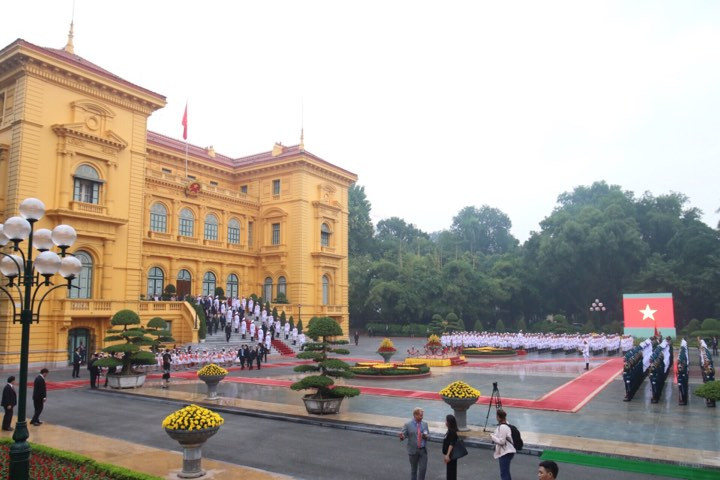 Tổng thống Donald Trump rời Hà Nội, kết thúc chuyến thăm Việt Nam ảnh 31