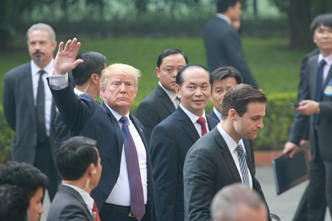 Tổng thống Donald Trump rời Hà Nội, kết thúc chuyến thăm Việt Nam ảnh 13