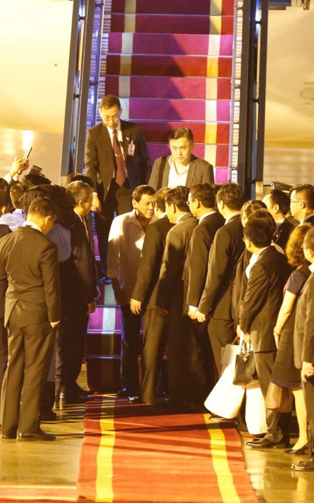 Tổng thống Philippines Duterte tới Đà Nẵng dự APEC 2017 ảnh 5