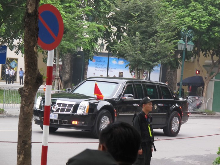 Tổng thống Donald Trump rời Hà Nội, kết thúc chuyến thăm Việt Nam ảnh 4