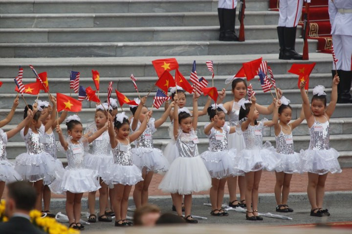 Tổng thống Donald Trump rời Hà Nội, kết thúc chuyến thăm Việt Nam ảnh 33