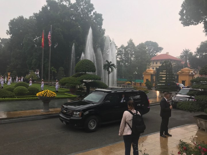 Tổng thống Donald Trump rời Hà Nội, kết thúc chuyến thăm Việt Nam ảnh 27