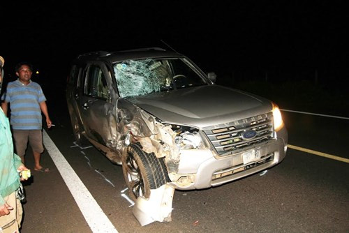 BẢN TIN ATGT: Vợ khóc ngất khi thấy chồng bị xe tải cán chết ảnh 7