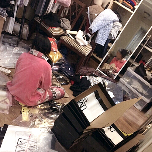 Cô gái ném gần như sạch đồ khỏi nhà sau khi xem bộ phim Nhật ảnh 2