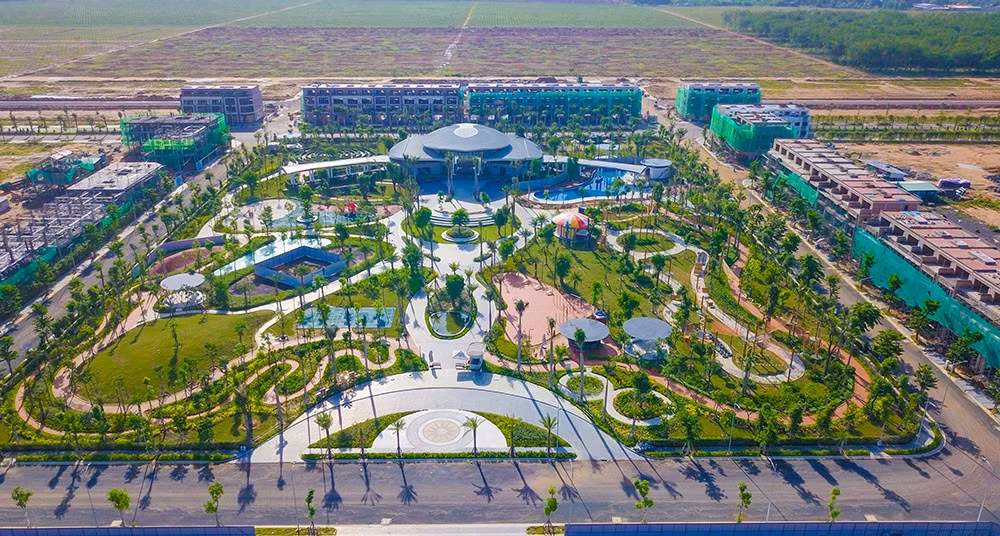 Nhiều khách hàng khiếu nại với chủ đầu tư dự án Gem Sky World nhưng nhân viên công ty chỉ ghi nhận ý kiến và không có hướng xử lý.