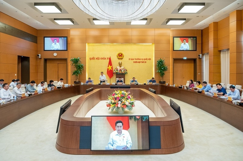 Quang cảnh phiên họp của Ủy ban Thường vụ Quốc hội cho ý kiến về dự án Luật Bảo hiểm xã hội (sửa đổi).