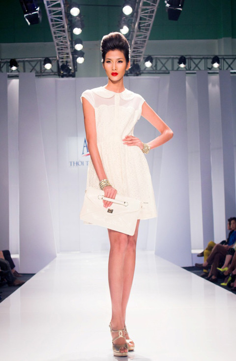 Quán quân mùa thứ 2 ngày càng chuyên nghiệp trên sàn diễn. Quán quân mùa thứ 2 ngày càng chuyên nghiệp trên sàn diễn