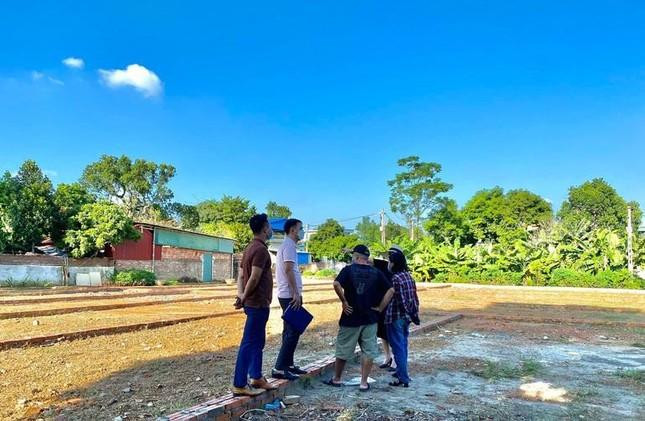 Các doanh nghiệp kinh doanh dịch vụ môi giới bất động sản không phải thực hiện cung cấp thông tin, dữ liệu về các giao dịch bất động sản theo quy định của Nghị định số 44. Các doanh nghiệp kinh doanh dịch vụ môi giới bất động sản không phải thực hiện cung cấp thông tin, dữ liệu về các giao dịch bất động sản theo quy định của Nghị định số 44.