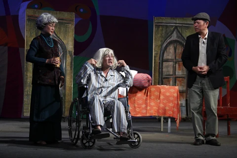 “Bệnh ghen” Ảnh: T.TOAN