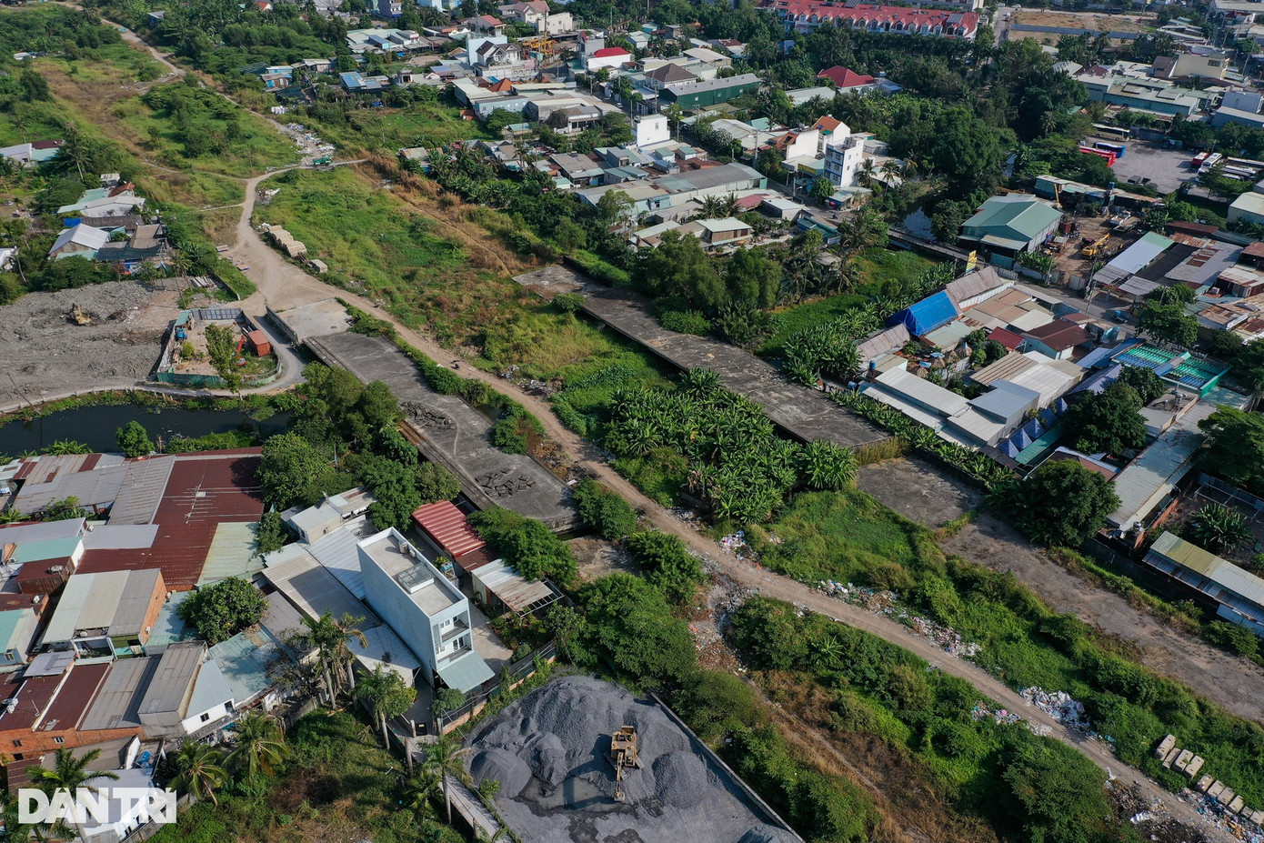 Dự án được đầu tư theo hình thức BT (xây dựng - chuyển giao) với tổng số vốn hơn 2.700 tỷ đồng. Đến tháng 3/2020, dự án bị vướng thủ tục thanh toán quỹ đất cho nhà đầu tư và chậm đền bù, giải tỏa buộc tạm ngưng cho đến nay.