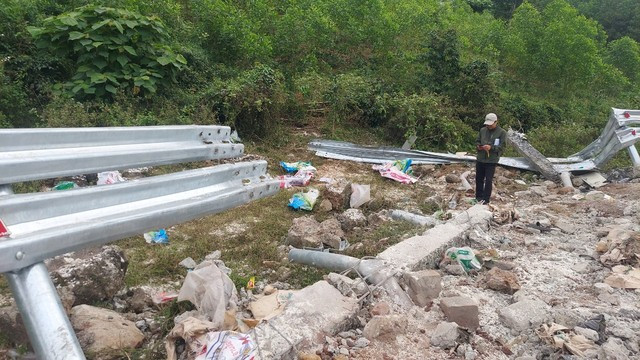 Trong đêm 13-1, phương tiện bị tai nạn đã được di chuyển khỏi hiện trường