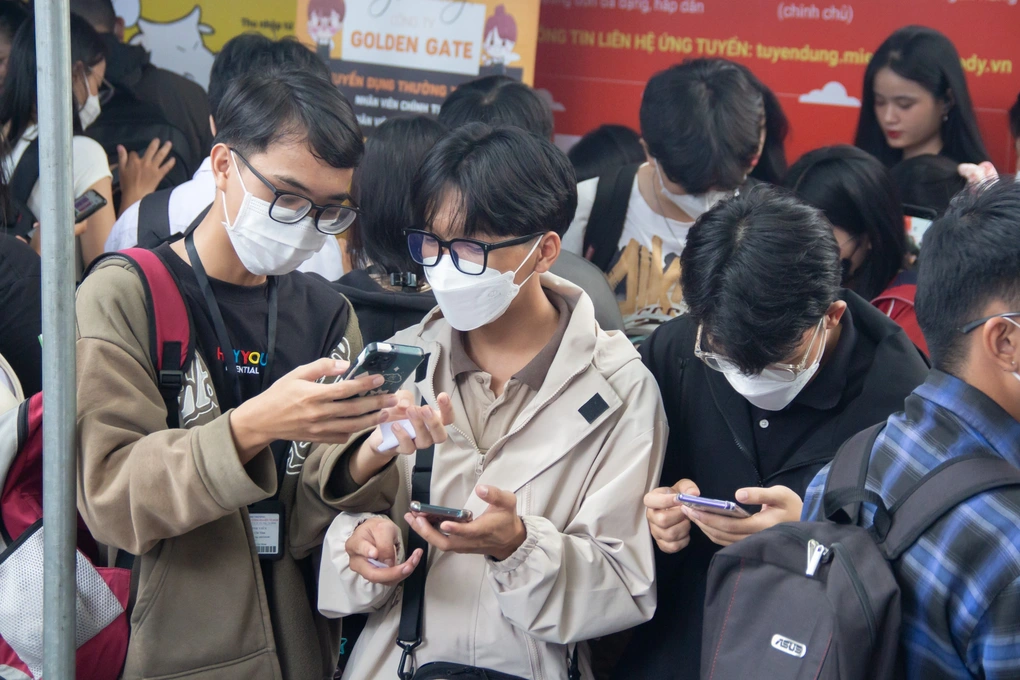 Sinh viên ở TPHCM tìm việc làm thời vụ dịp Tết Nguyên đán 2024 (Ảnh: CTV). Sinh viên ở TPHCM tìm việc làm thời vụ dịp Tết Nguyên đán 2024 (Ảnh: CTV).