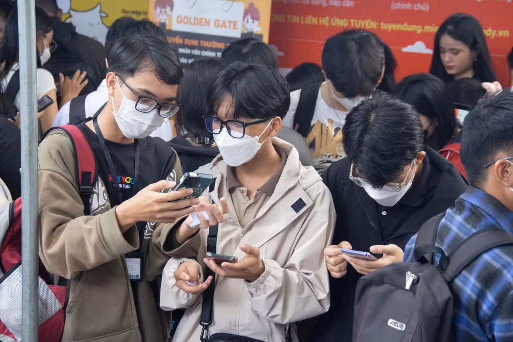 Sinh viên ở TPHCM tìm việc làm thời vụ dịp Tết Nguyên đán 2024 (Ảnh: CTV).