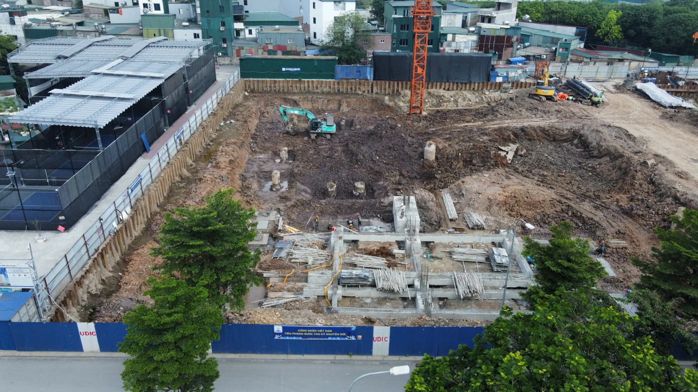 Trên ô đất NO1 xây dựng 1 tòa chung cư cao 25 tầng, trong đó từ tầng 1-5 bố trí không gian văn phòng dịch vụ kết hợp khu vực để xe và kỹ thuật phụ trợ, từ tầng 6 đến tầng 25 bố trí khu vực căn hộ cùng với 1 tầng hầm. Tổng số căn hộ gồm 440 căn, trong đó số lượng căn hộ nhà ở xã hội là 365 căn, diện tích khoảng 70m2 - 76,24m2. Trên ô đất NO1 xây dựng 1 tòa chung cư cao 25 tầng, trong đó từ tầng 1-5 bố trí không gian văn phòng dịch vụ kết hợp khu vực để xe và kỹ thuật phụ trợ, từ tầng 6 đến tầng 25 bố trí khu vực căn hộ cùng với 1 tầng hầm. Tổng số căn hộ gồm 440 căn, trong đó số lượng căn hộ nhà ở xã hội là 365 căn, diện tích khoảng 70m2 - 76,24m2.