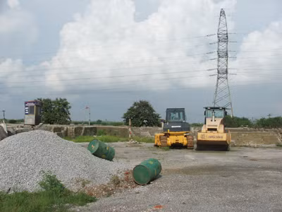 Dự án Bệnh viện Việt Mỹ tại huyện Thanh Trì đắp chiếu nhiều năm. Ảnh: Minh Tuấn. Dự án Bệnh viện Việt Mỹ tại huyện Thanh Trì đắp chiếu nhiều năm Ảnh: Minh Tuấn