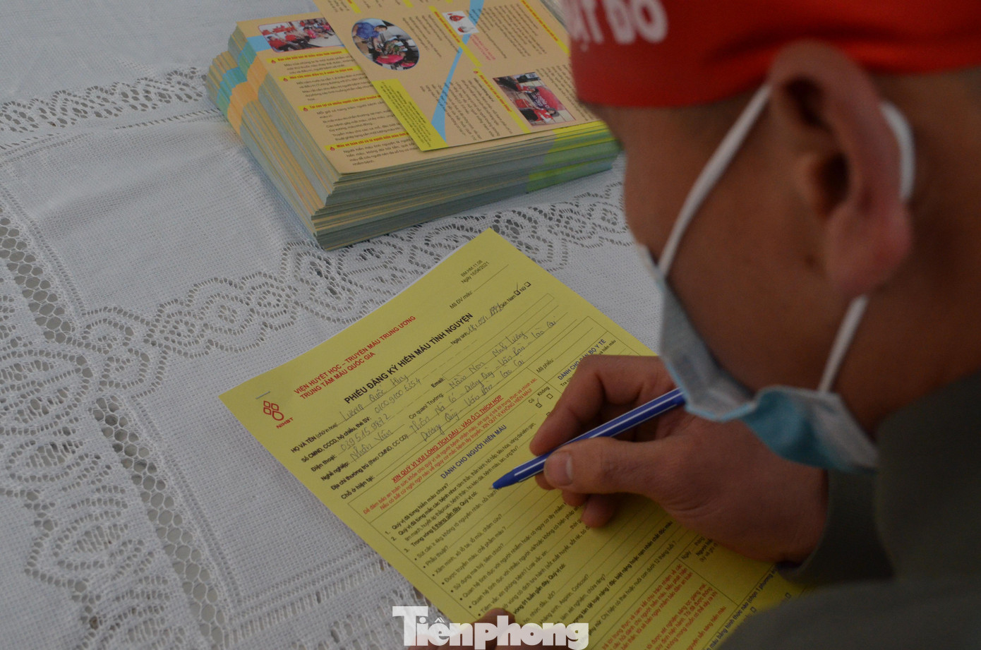 Phó Chủ tịch UBND huyện Văn Bàn Lương Thanh Hương – trưởng Ban chỉ đạo vận động hiến máu tình nguyện huyện Văn Bàn chia sẻ, việc hiến máu tình nguyện là một việc vô cùng quan trọng, mang ý nghĩa nhân văn, là truyền thống tốt đẹp “thương người như thể thương thân” của dân tộc ta.