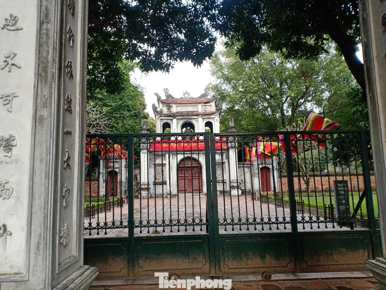 Theo thông lệ, cứ mỗi dịp Tết Nguyên đán, phố ông đồ và Hội chữ Xuân sẽ được tổ chức ở Văn Miếu – Quốc Tử Giám. Hoạt động này thường được kéo dài đến rằm tháng Giêng hoặc lâu hơn.