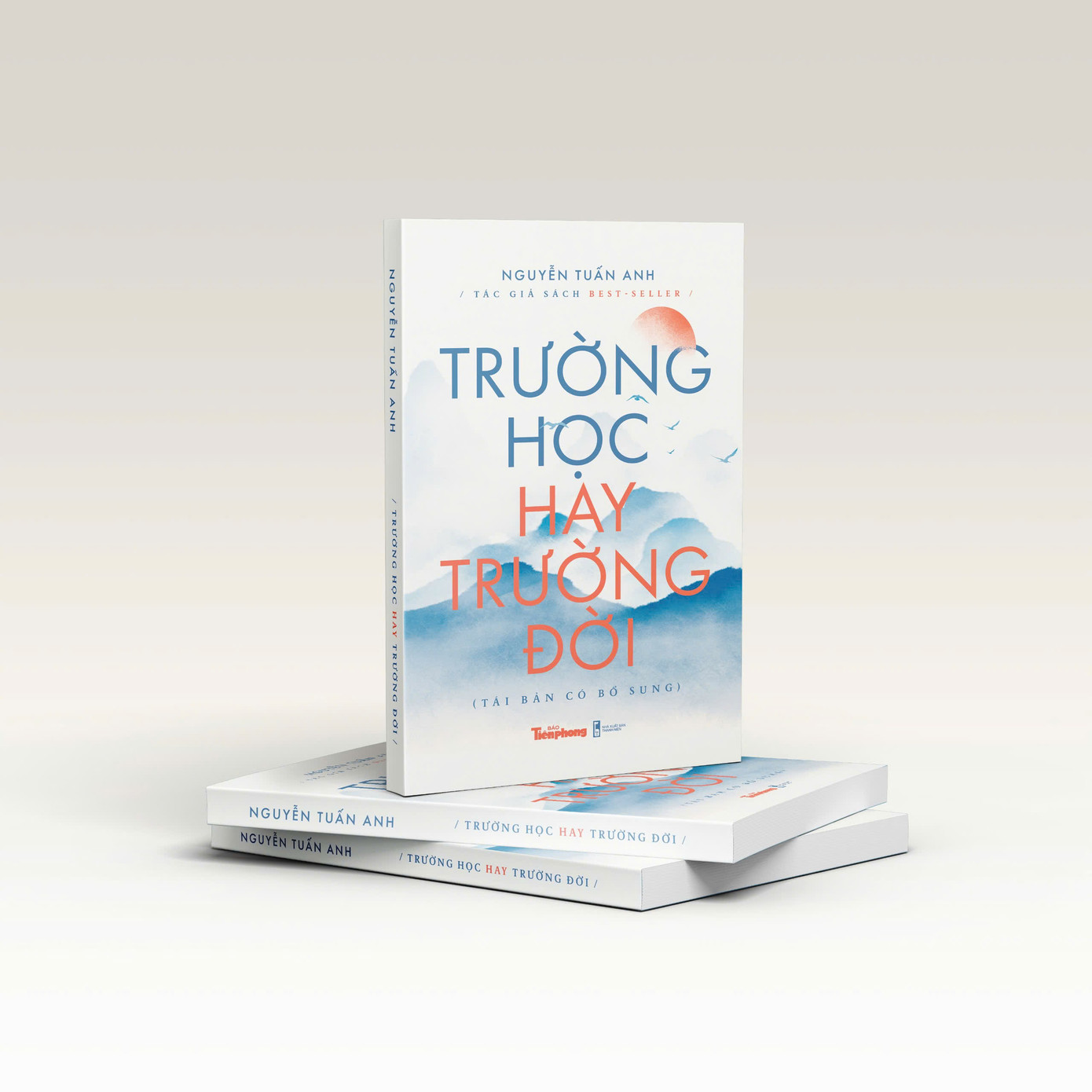 Sinh viên còn có cơ hội nhận nhiều quà tặng có giá trị và sách Trường học hay Trường đời có chữ ký tặng của tác giả. Sinh viên còn có cơ hội nhận nhiều quà tặng có giá trị và sách Trường học hay Trường đời có chữ ký tặng của tác giả.