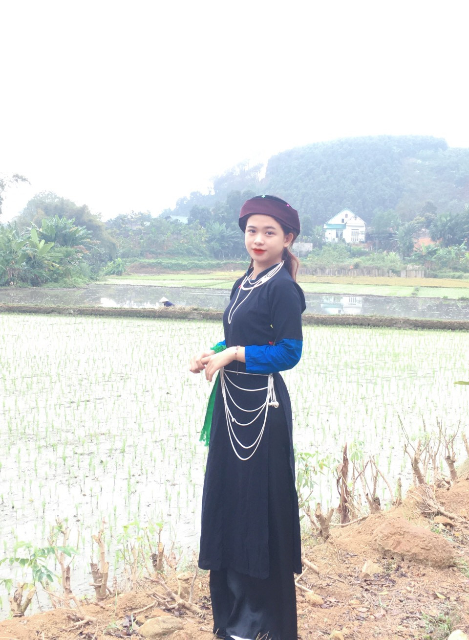 Thùy Trang xinh đẹp trong bộ trang phục truyền thống dân tộc Tày. Thùy Trang xinh đẹp trong bộ trang phục truyền thống dân tộc Tày.