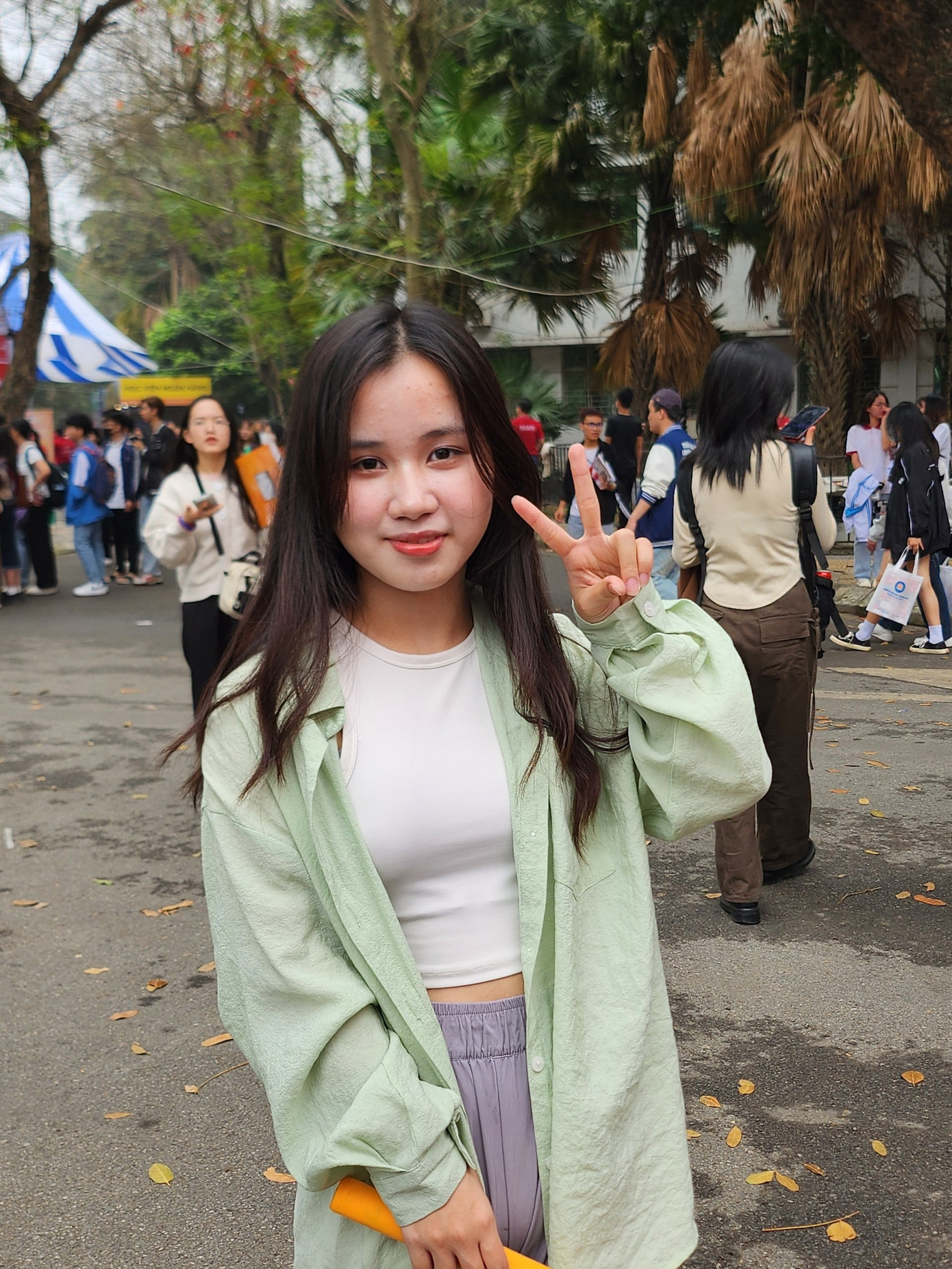 Bạn Phạm Mai Anh - học sinh Trường THPT Tô Hiệu. (Ảnh: Hiếu Nguyễn)